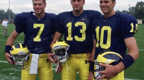 Tom Brady (#10, right) posing with his fellow college quarterbacks at the University of Michigan’s media day in 1999. 