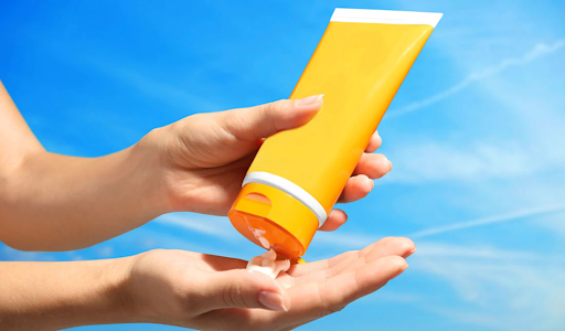Everyone knows that sunscreen protects your skin. But how does it work? 