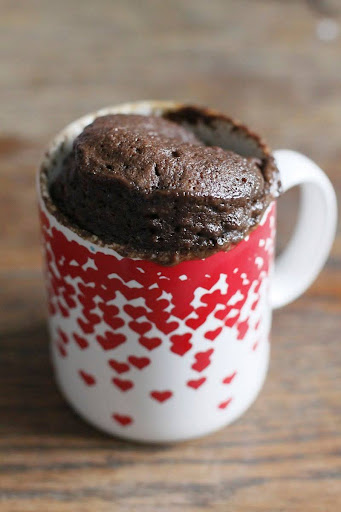 A Nutella Mug Cake Is Perfect For Christmas!