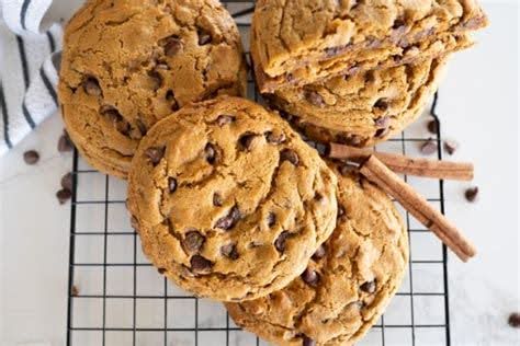 The copycat Pumpkin Chocolate Chip Cookies are an amazing fall treat!