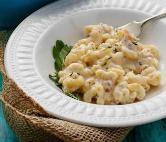 Mac & Cheese at a Thanksgiving table: Does this belong? 
