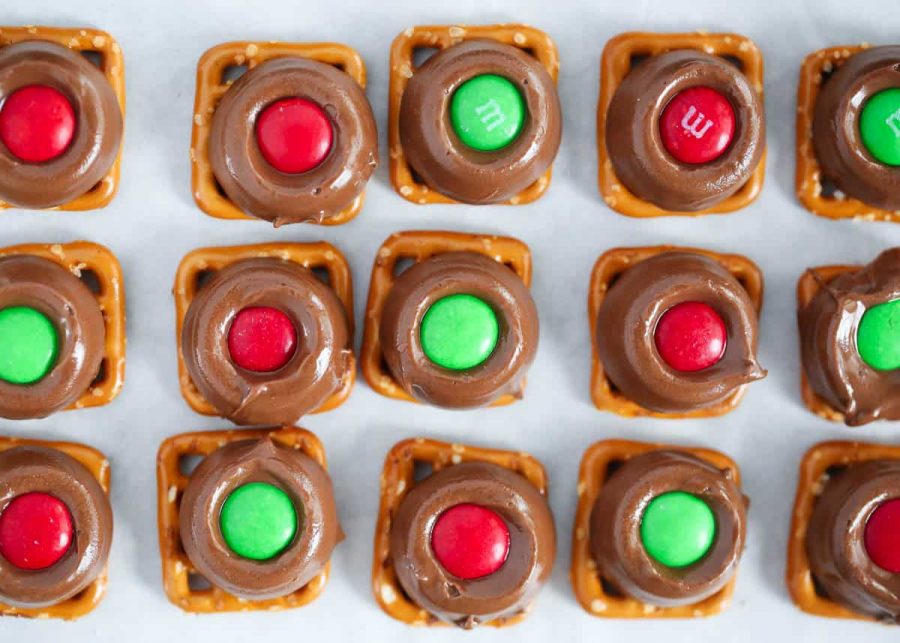 12 Days of Cookie Christmas: Day 8 - Rolo Pretzel Treats