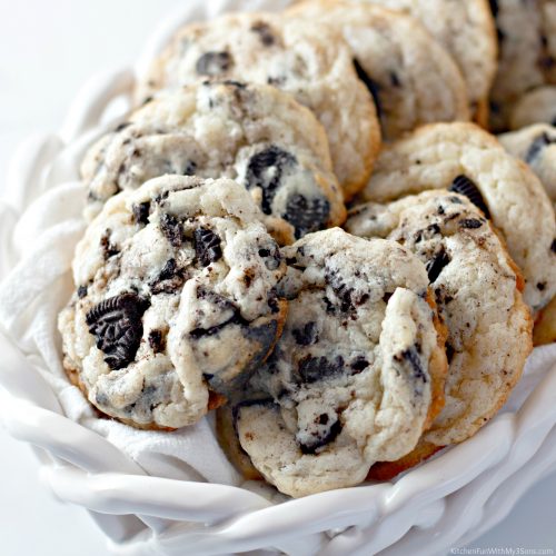 Try these delicious Oreo cheesecake cookies! They only require six ingredients.