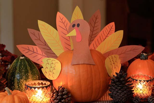Fall Holidays: From Encountering the Dark in Halloween to Raising the Light of Gratitude in Thanksgiving